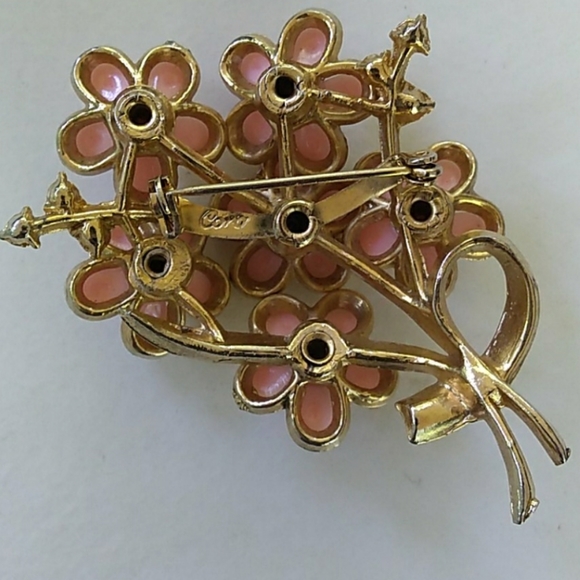 VINTAGE Coro Pink Thermoset Crystal Flower Brooch - Picture 5 of 10